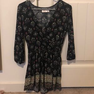 Size: XS hollister romper